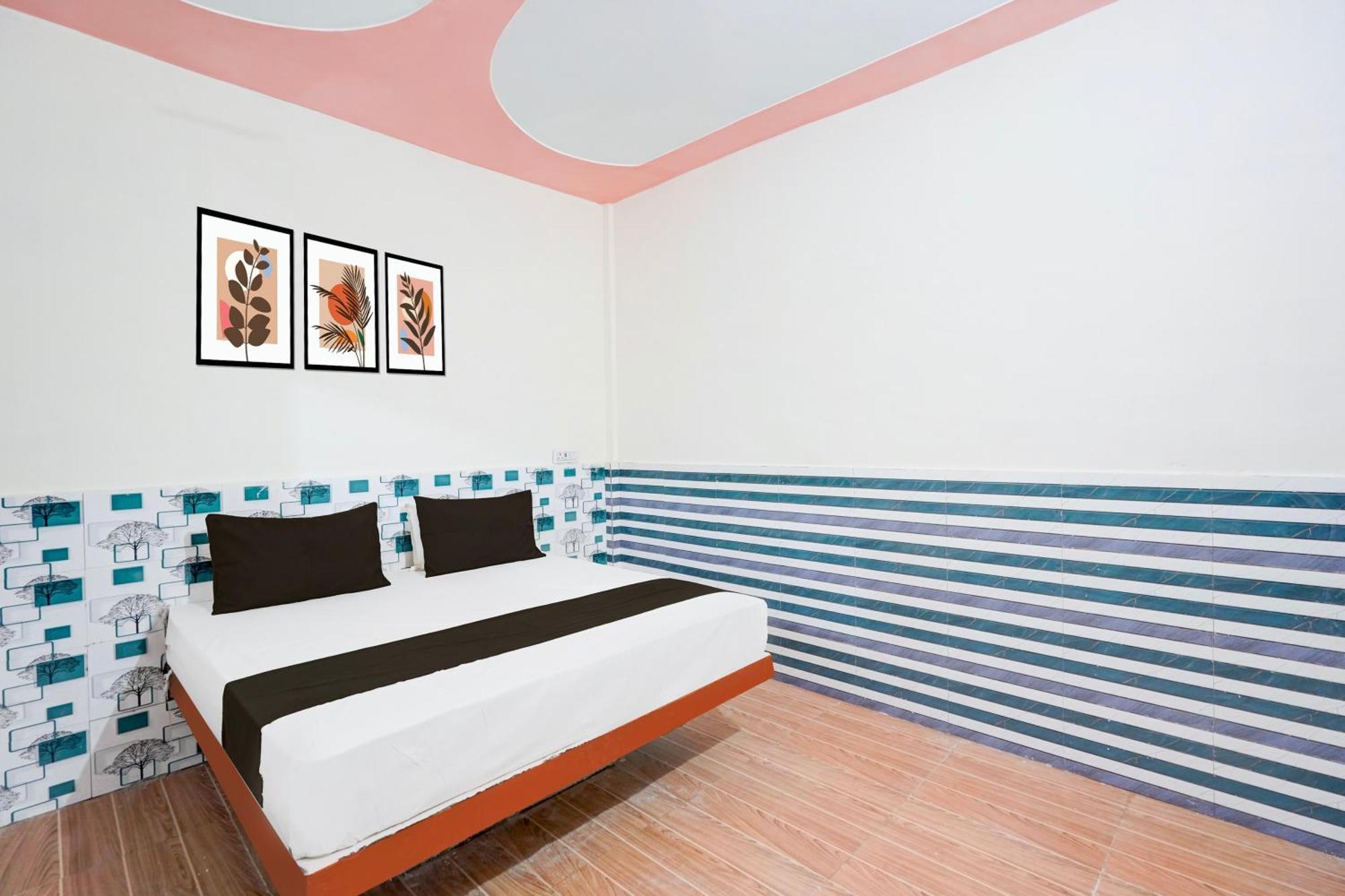 Hotel O Golden Bird Noida Esterno foto